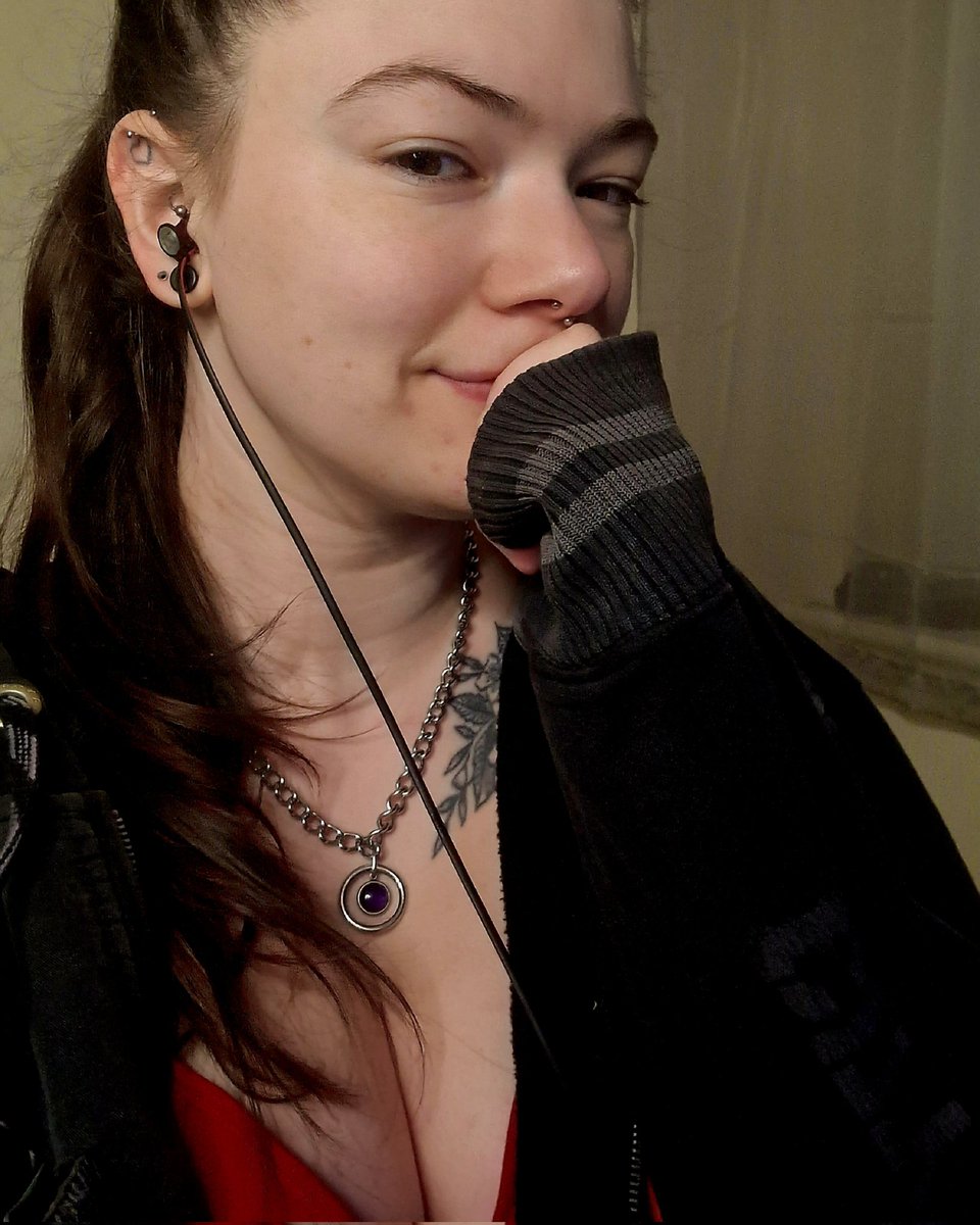 Ember | Little streaming bean 🫘 tweet media