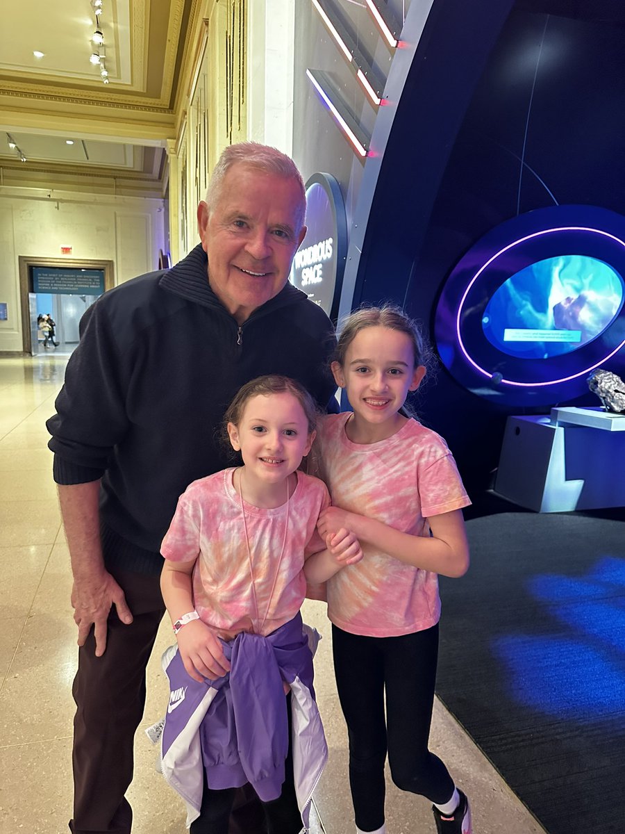TaraGugel's tweet photo. On our field trip today we ran into  @MikeFOX29 he was so sweet❤️ https://t.co/qINKIW96x8