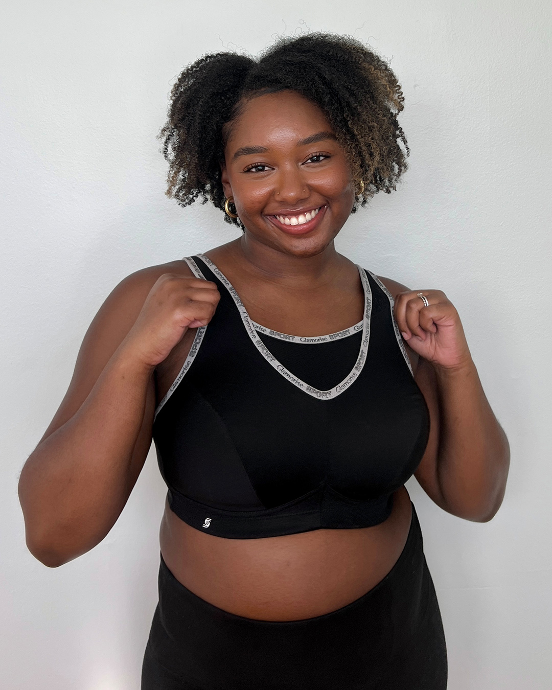 Glamorise on X: Coverage, comfort, and control. The No-Bounce Camisole  Sports bra has you covered for any workout. 🙌 Supports sizes up to 50J ➡️   📸: mayasvalentine  / X