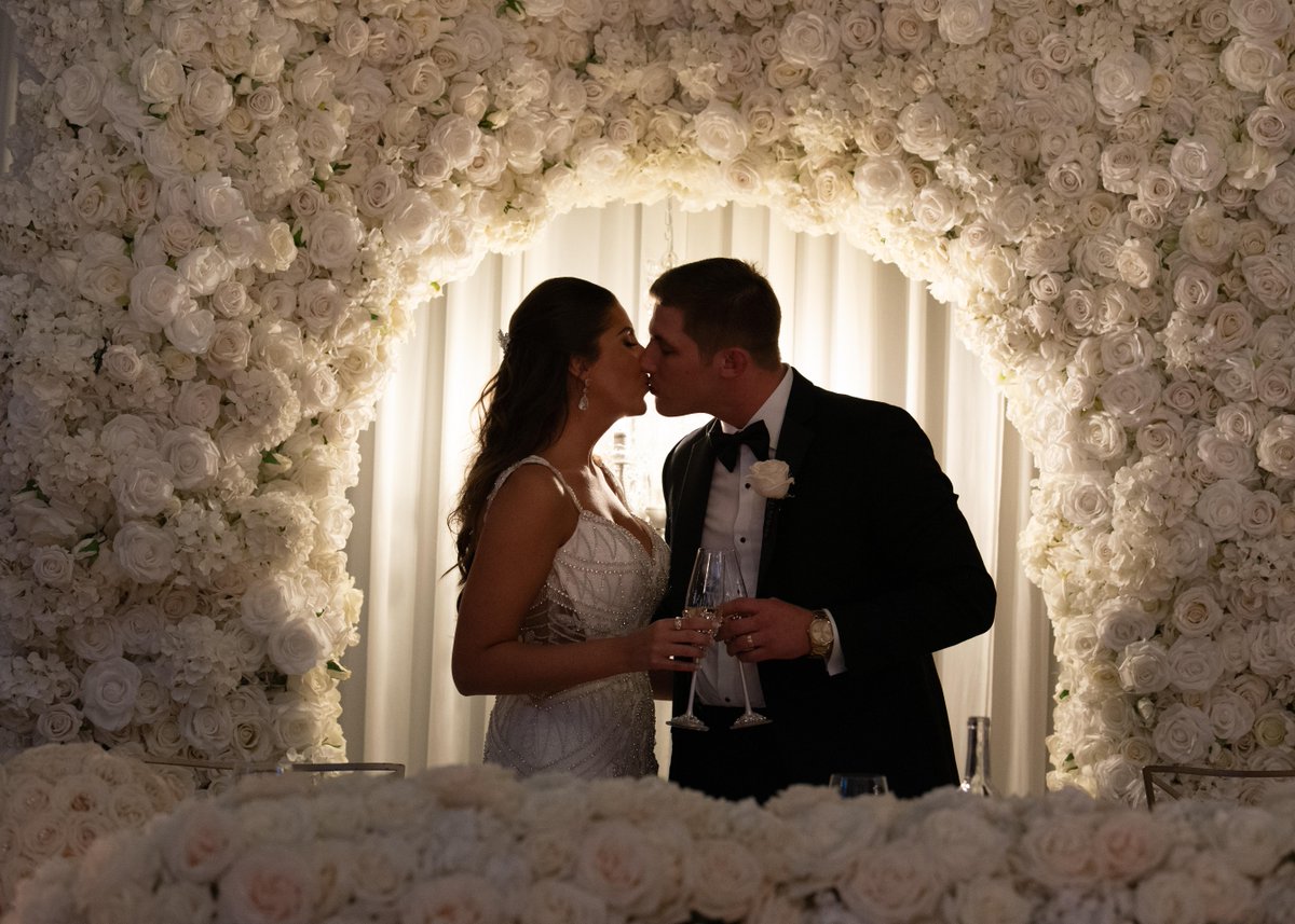 La vie en rose 🤍 🌹

📸 Bart Galbas Photography

#chicagowedding #RosemontIL #weddingdecor #weddingdesign #weddinginspo #weddingceremony