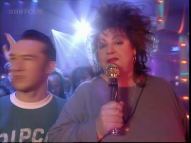 So what exactly is @Lamarr_Mark doing here, then? #TOTP #TOTP1995 #TOTP95 #JoBrand