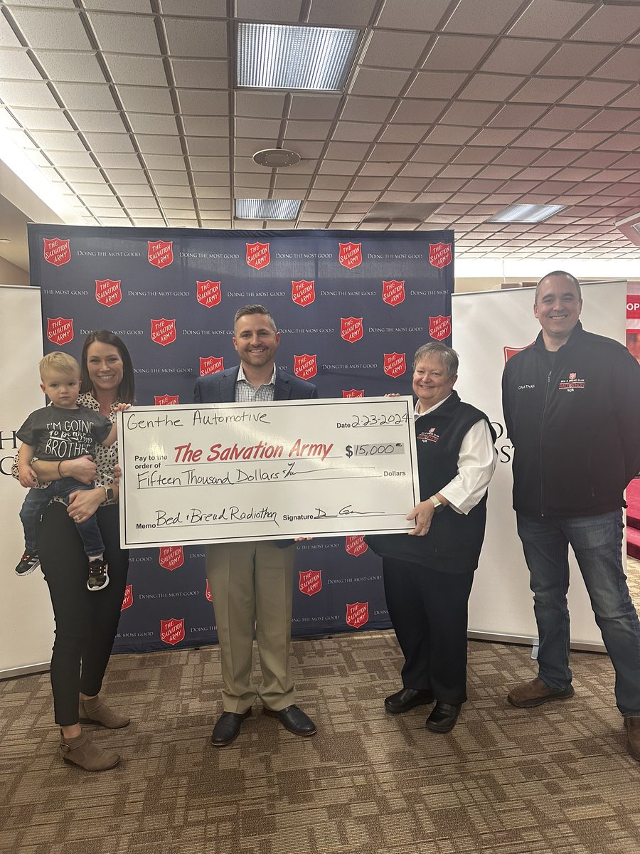 salmich's tweet photo. #DoingTheMostGood is in the Genthe Automotive families DNA!
Thank you so much to Andrew and Liz Genthe and their son Grayson for donating 15,000 to help fight hunger and homeless in #MetroDetroit!
Donate online: https://t.co/sqdnOPQvlW!…
@wjrradio #BedandBread https://t.co/8YUtwXyUxS