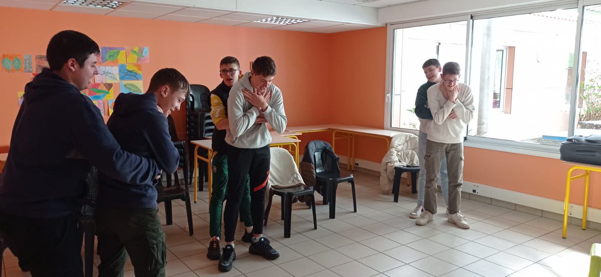 PSC1 pour les #3ème de la #MFR #CFA #Chemillé ! Félicitations aux jeunes pour leur implication sur ce programme «  prévention et secours civiques 1er niveau «  👍😀