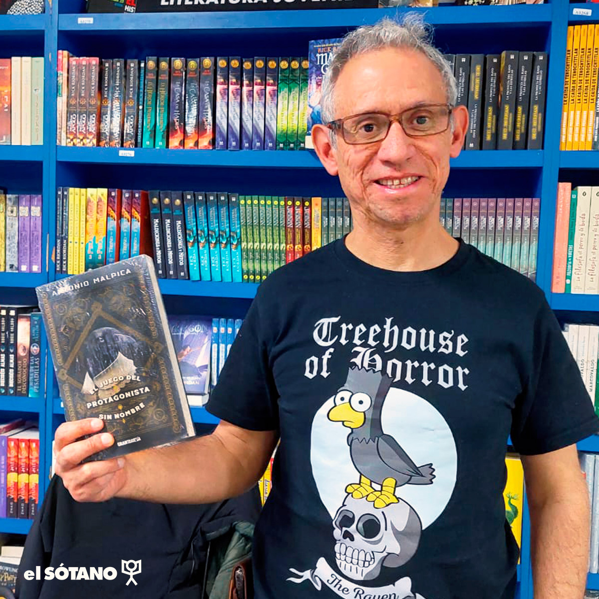 elsotanolibros's tweet photo. Gracias por acompañarnos en la presentación de “El juego del protagonista sin nombre” de Antonio Malpica junto con Raquel Castro y Alberto Chimal  📚🥳

@T_Malpica | @raxxie_ | @albertochimal | @OceanoMexico
#LeerEsEsencial https://t.co/jrPi3fC0aK