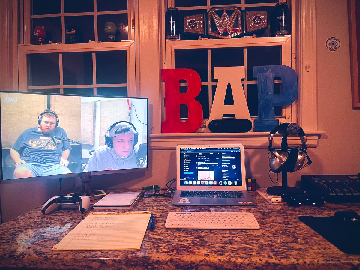 beyondavgpod's tweet photo. Friday night: https://t.co/IuOvP7vQyJ