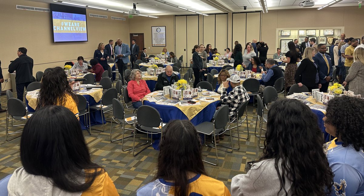 AnaHdzTx's tweet image. #TeamHernandez had a great time today at the @ChannelviewISD State of the District Address! We loved learning about all the progress and initiatives our district has undertaken to empower our students to thrive. #WeAreChannelview #PublicSchoolProud 🌟