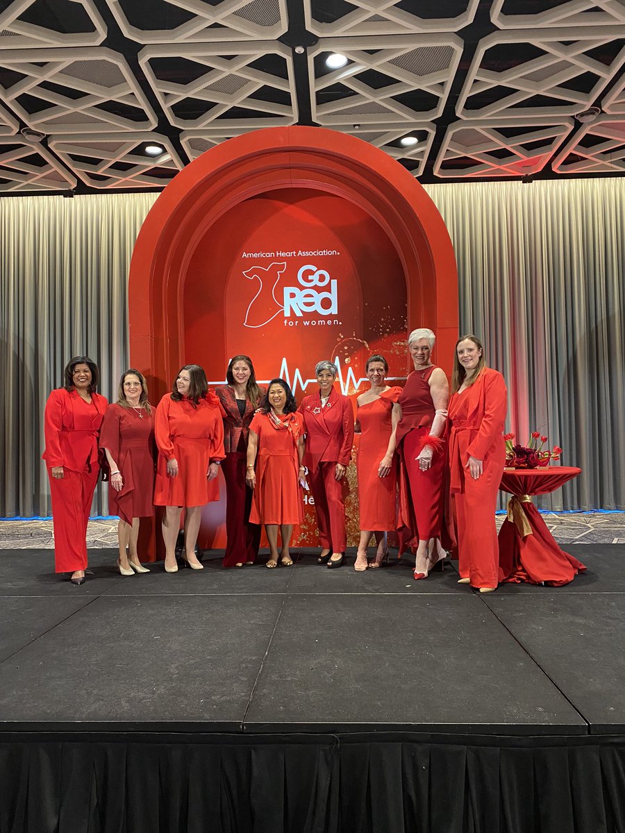 Thank you to the Design Collective by Cintas and the AHA for these amazing outfits. Celebrating the sea of Red at the Go Red for Women Chicago Luncheon @CintasCorp @American_Heart @avolgman @braun_lynne