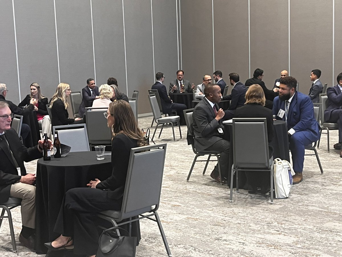 Need career advice from an experienced North Texas ACS surgeon? Our popular speed-mentoring session is back by demand! Packed house with students, residents and surgeon staff chatting in Tyler, Texas. These are the benefits to being a member. #NTACS2024