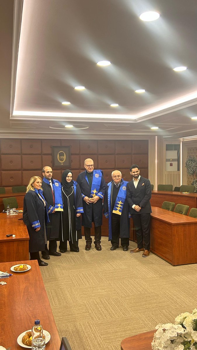 drmaydin's tweet photo. Dil eğitiminde İbn Haldun ve Maria Montessori yöntemlerinin karşılaştırması üzerine Yüksek Lisans’ını yapan Öğrencimiz Rana’nın Tez Savunmasını tamamladık.
Tebriklerimle başarı diliyorum. 

@IAUKampus 
@csuedutr 
@bilkolejleri https://t.co/pqc460OpsX