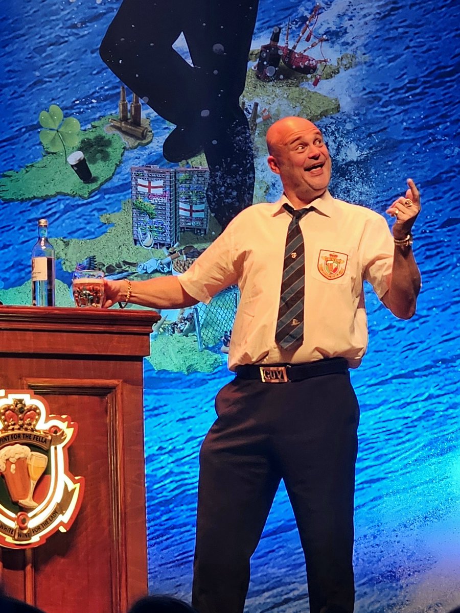 Ryanpughroberts's tweet photo. @almurray 🍻 https://t.co/onirV7DGxu
