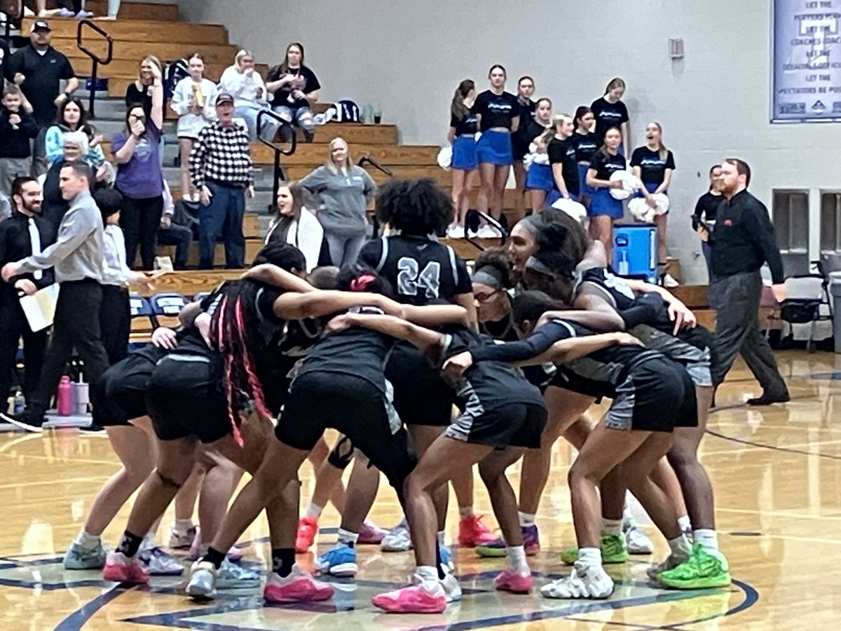 RocketAthletics's tweet photo. Almost time to tip off in the District A-7 Girls Basketball final at Papillion LaVista South with the Rockets 🚀 on the road. https://t.co/vMBPo0iCfC