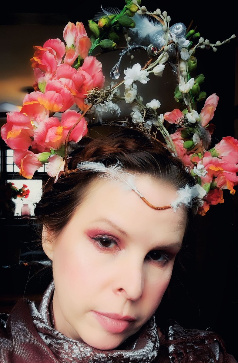 amyedanielson's tweet photo. Snapdragon Fae Headdress https://t.co/YrZfHmO07Q  Snapdragons. These lovely flowers are the epitome of grace in the English garden. And yet, its essence can stop the heart. These are in a pink/peachy tone, and are being visited by a glittering, jeweled bird.  The base is worke... https://t.co/JQwj0ZRvUm