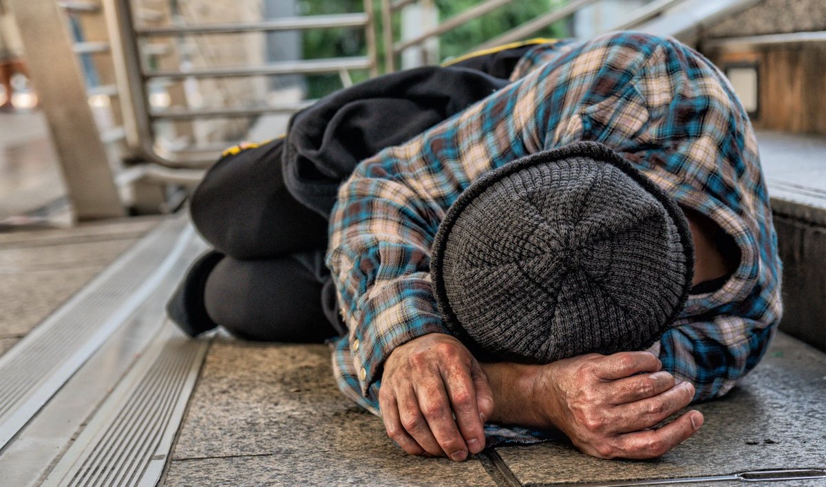 The UK government aims to stop publishing stats on homeless people's deaths – here's why that's a problem The absence of data concerning homeless populations is not a new phenomenon. It underlines the wider invisibility of the unhoused. theconversation.com/the-uk-governm…