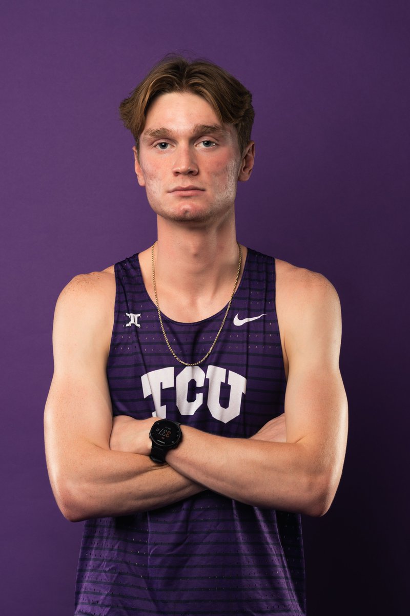 Ryan Martin is moving on to the 1000m finals!

He wins his heat and finishes 7th in the prelims with his time of 2:25.00!!

#GoFrogs | #Big12TF