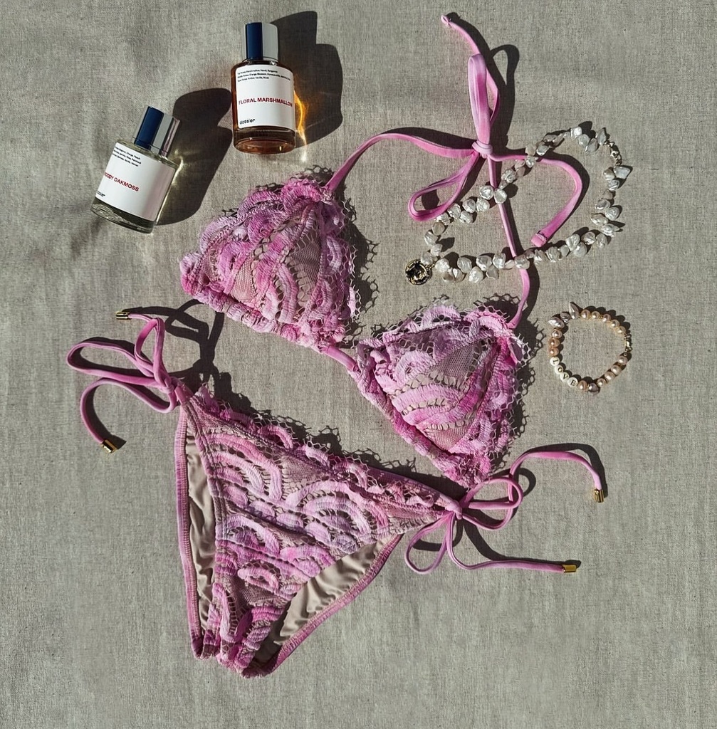 New vacation-bound silhouettes from PQ are ready for their moment in the sun 🌸
.
.
.
#beachstyle #bikinis #vacationmode #pinklace #vacationtime  @pqswim