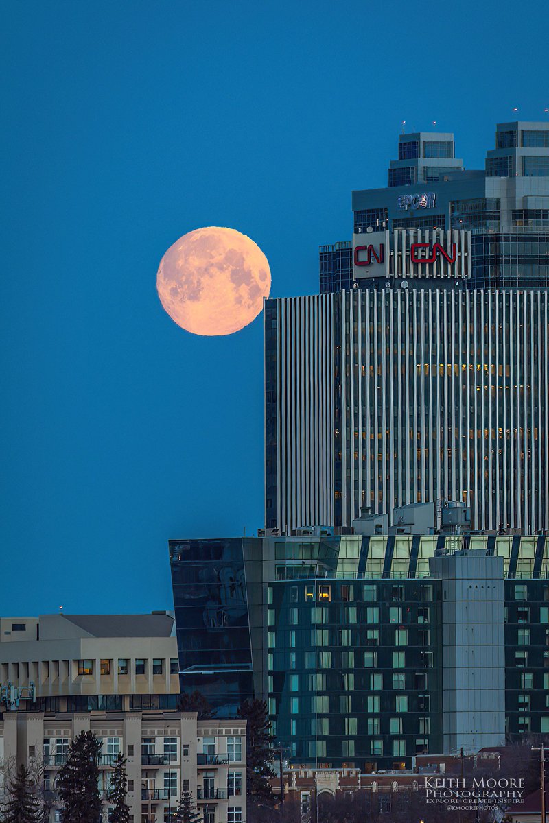 View of the moon setting behind the CN & Epcor buildings this morning. Vantage point - Strathearn Crescent #yeg #photography #exploreedmonton #moon #canon #explore #create #inspire