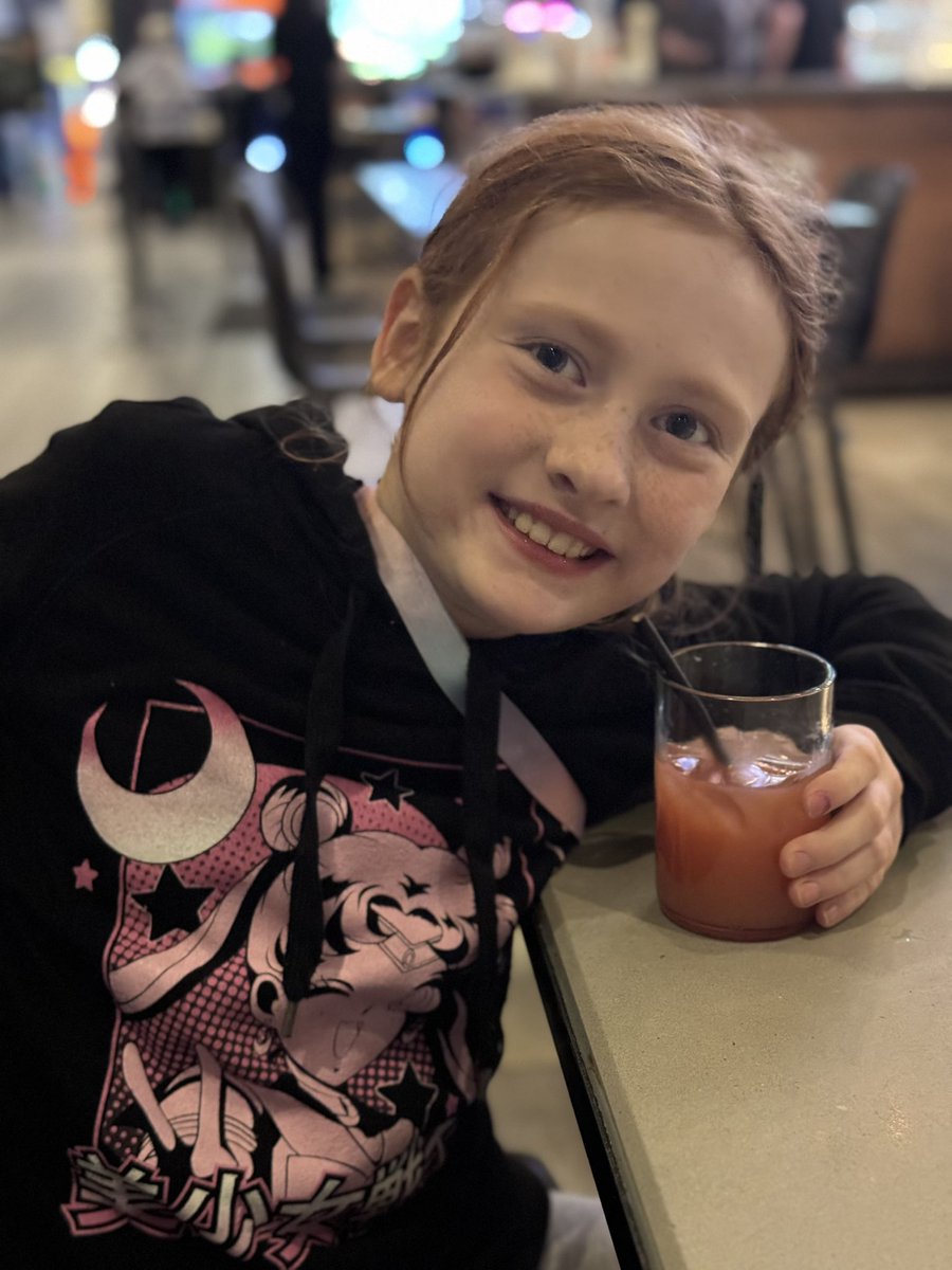 growalbertabeer's tweet photo. @SpennyLove @Thaddeusarcher3 pre-show meal she’s pumped and ready for the action https://t.co/yo7GYCEl84