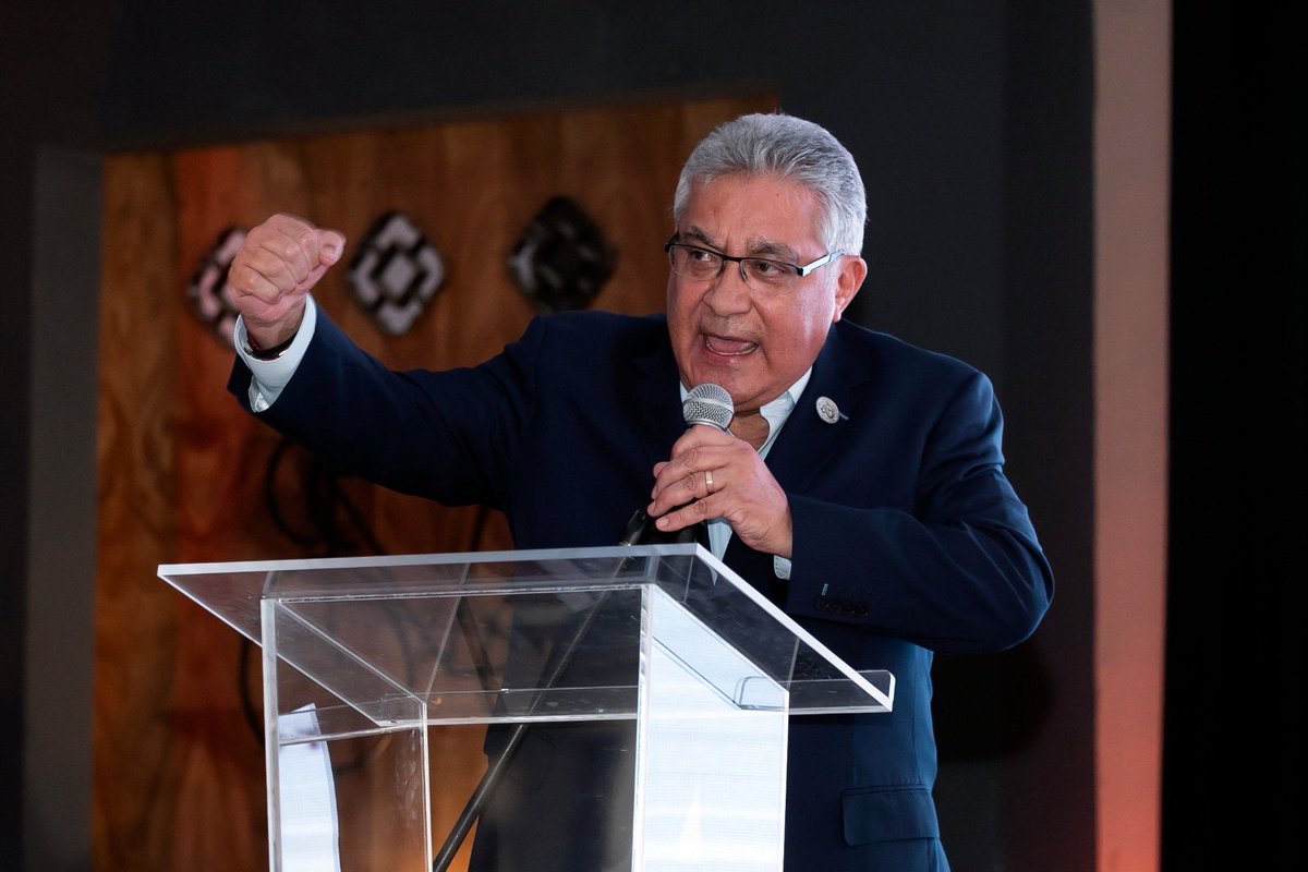 Carlos_GomezRod's tweet photo. #80AniversarioSNTE

Imparable, la fuerza del #SNTE en #Jalisco, destacan el líder nacional, maestro Alfonso Cepeda Salas, el gobernador @EnriqueAlfaroR y el Secretario de la #Sección 47, prof. @ilichglz al inaugurar el  IV Pleno Extraordinario Seccional

https://t.co/nwSYLZBZbM https://t.co/5BUV29SzAb