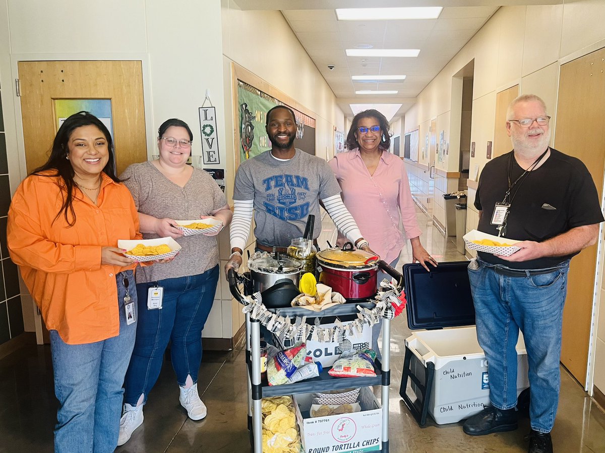 The nacho cart made its way around campus today at TME! Thank you @JeraldWilson21 & @LynetteSnyder18 for the Friday afternoon treat! #risdweareone