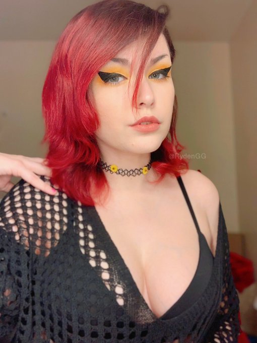 and did you say that she loved you?? baby i don&rsquo;t wanna know 💛🌙✨ https://t.co/D8mRQ6cqZ1<a href="/tag/mvsales"class="tags"><span>#mvsales</span></a>