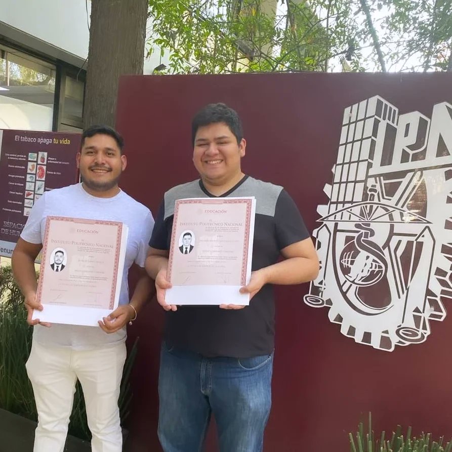 RamosAbarca's tweet photo. Médicos titulados 🥹🫰🏽 @Manuel31188512 https://t.co/zOpMmIkSiB