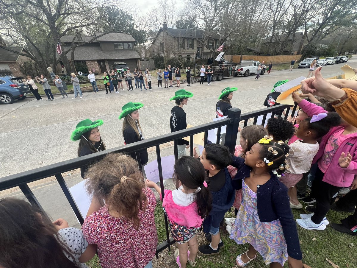 <a href="/KParkSwimming/">K-Park Swimming</a> send off! These kids love cheering all the swimmers on! <a href="/HumbleISD/">Humble ISD</a> <a href="/HumbleISD_EGE/">Elm Grove Elementary</a>