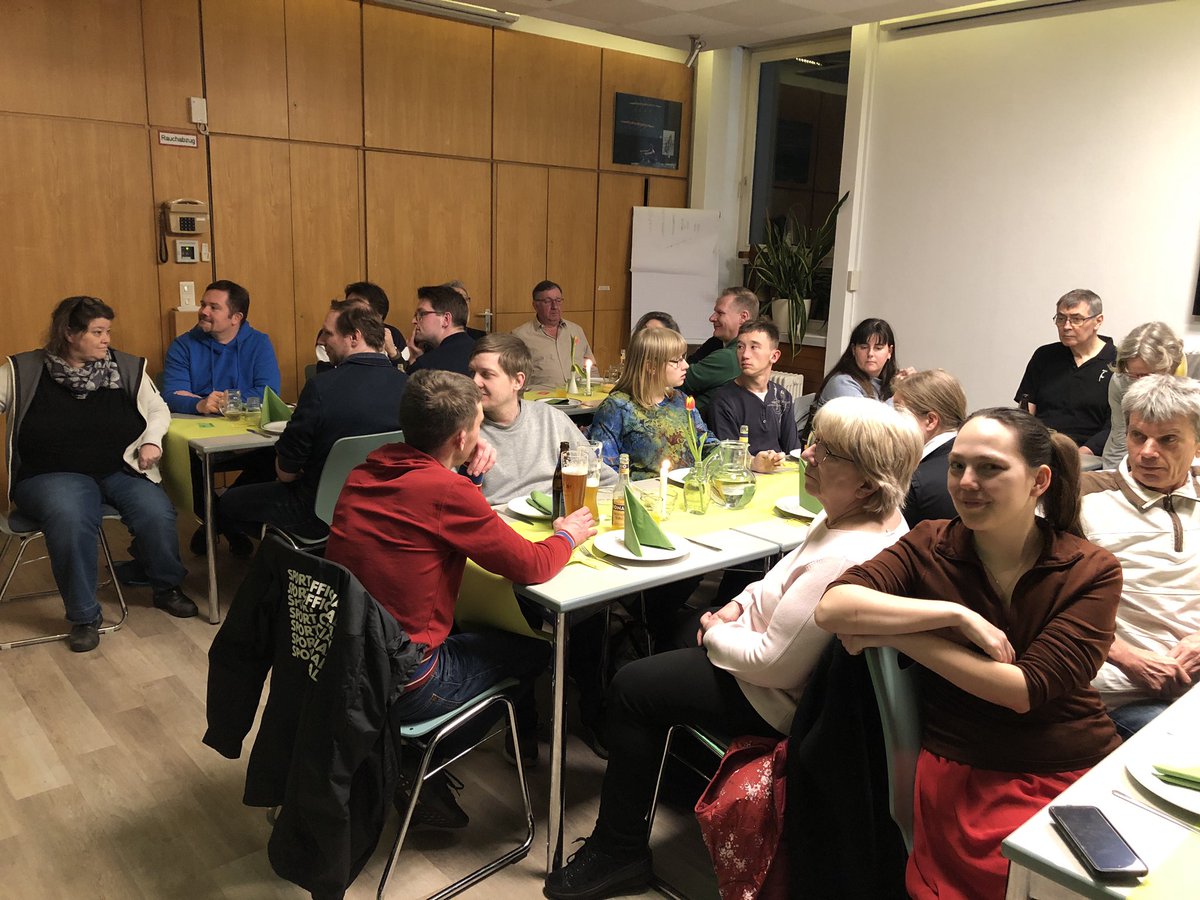 LRV Berlin (@lrvberlinrudern) on Twitter photo Wir sagen unseren freiwillig Engagierten +Unterstützern regelmäßig #Danke: Ohne sie keine Regatten, Wettkämpfe+Events. Wir laden sie deshalb einmal im Jahr zum Eisbeinessen ein. Thomas Haun begrüßte heute Wettkampfrichter*innen, Regattahelfer*innen, die <a href="/DLRG_Berlin/">DLRG LV Berlin e.V.</a> + das #THW Wir sagen unseren freiwillig Engagierten +Unterstützern regelmäßig #Danke: Ohne sie keine Regatten, Wettkämpfe+Events. Wir laden sie deshalb einmal im Jahr zum Eisbeinessen ein. Thomas Haun begrüßte heute Wettkampfrichter*innen, Regattahelfer*innen, die <a href="/DLRG_Berlin/">DLRG LV Berlin e.V.</a> + das #THW