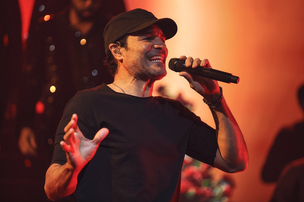 CHAYANNEMUSIC's tweet photo. Esoooooo!!! Este es apenas el comienzo #BailemosOtraVezTour 🤩🇺🇸 https://t.co/EEhscgBTy8