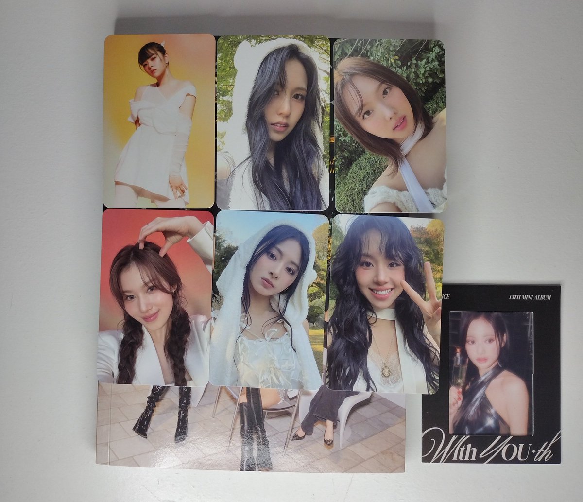 snooopyzz's tweet photo. I forgot to take photos of the albums before I opened them. I got too excited but here are my pulls. They all look so f*ckin PRETTY!! ๐ญ๐๐ฅ
#ONCE #TWICE #TWICE13thMiniAlbum #WITHYOUth #IGOTYOU #TWICEIGOTYOU #TWICEPC #OneSpark_OutNow #TWICE_WithYOUth https://t.co/bh5mQfpYfJ