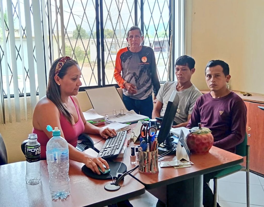 IEPS_Ec's tweet photo. #ElNuevoEcuador trabaja por la #EPS

Brindamos acompañamiento en todos los procesos de constitución de las organizaciones de la EPS. Esta vez, brindamos asesoría técnica en el proceso de cambio de directiva a #OEPS de los sectores limpieza y textil de la provincia de Napo. https://t.co/7kRSjZNj01