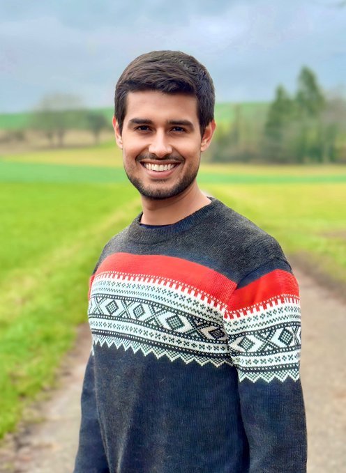 Shaan_Official3's tweet photo. You know who's this...
Of course you know ....☺️

BJP &amp; BJP IT Cell have more frustrated after seeing this cool smile 😍
Why?? 🤔
#UPP_Paper_reexam
#UPP_REEXAM
#ReExam_RO_ARO
#PaperLeakKaSach
#ReExam_RO_ARO
 #DhurvRadheeCammand 
#DhruvaCommand
Reason 👇 https://t.co/nCVbvj9lAF