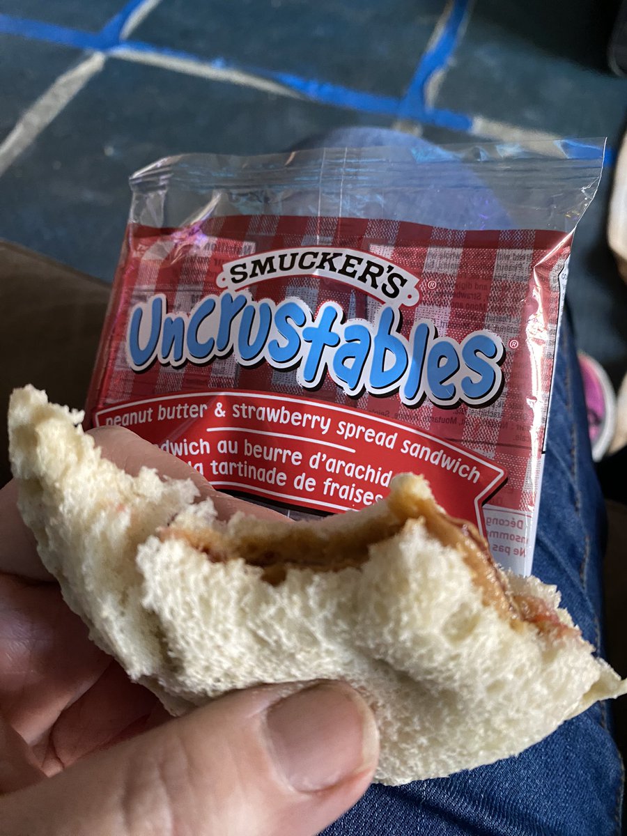 whatimthinking's tweet photo. When you’re making your rounds and start to feel peckish, then remember you tossed an #Uncrustables in your bag this morning. #omnomnom
#supportoursponsors #justabigkid 😂 #BlueJays https://t.co/GyBYfcBQif