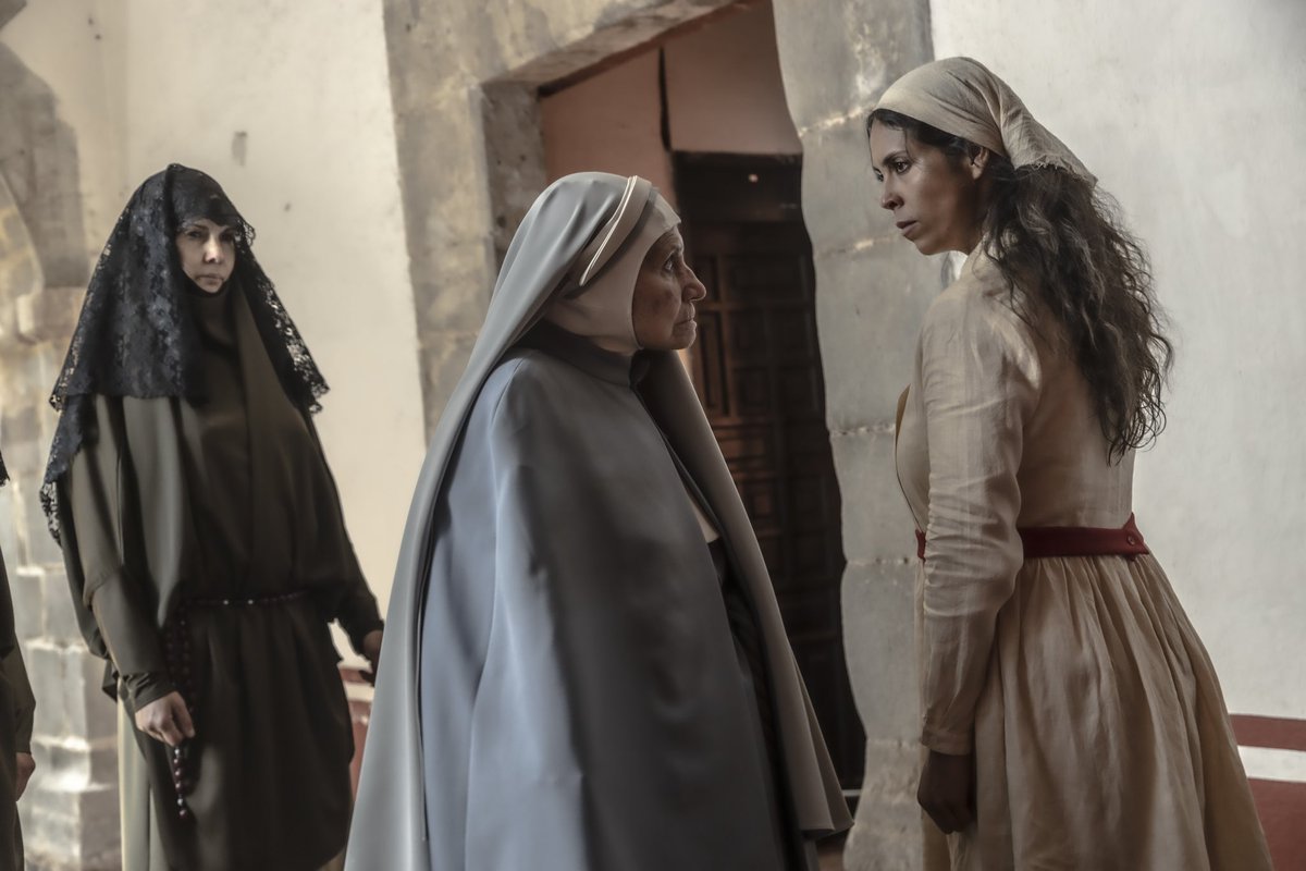 HorrorGuerrero's tweet photo. 🕊️#RIP #TeresaSelma 
At 93 was &amp; still is the most active &amp; passionate actress I’ve ever had the pleasure of working with. Loved her audition so much, I HAD to write a role exclusively for her in the TV show #LaHoraMarcada @vix I directed

Para siempre legendaria🇲🇽
Descansa amiga https://t.co/J0EXTmhOAY