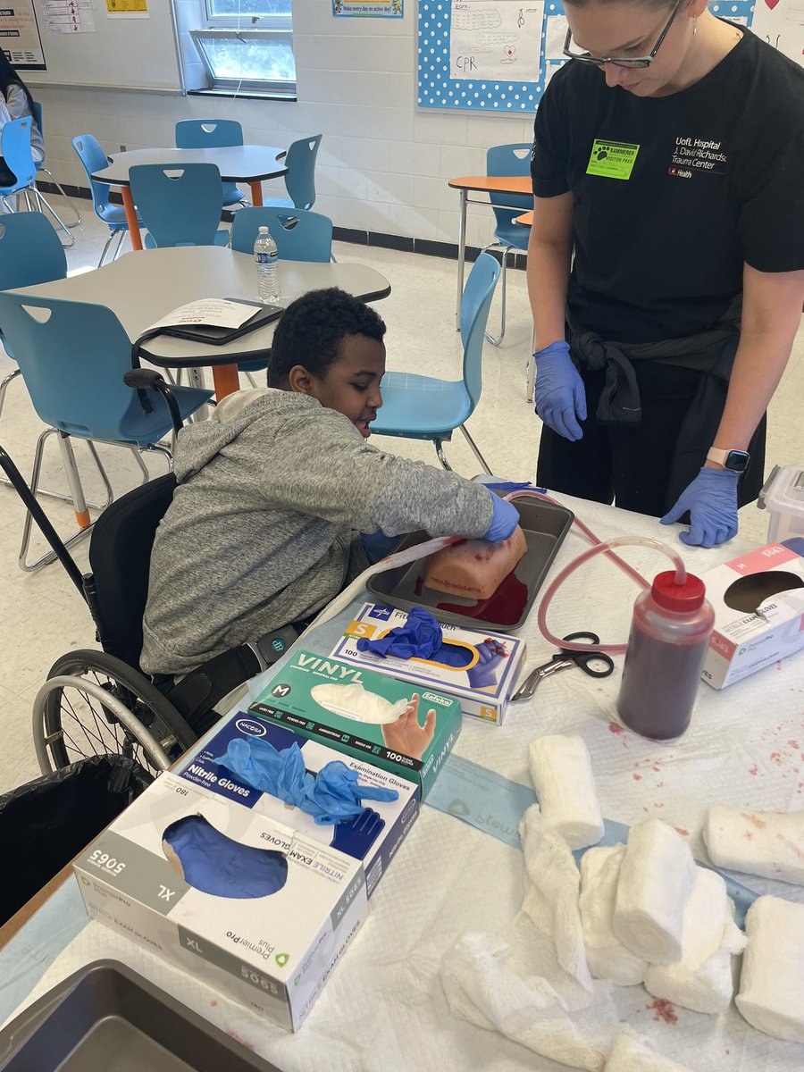 jwellman09's tweet photo. A huge thank you to our UL Hospital visitors for coming to the @explorekammerer Healthcare Science classes today so that our students could participate in Stop the Bleed.
@KammererCubs 
@ExploreJCPS 
#WeAreJCPS https://t.co/nkwH9scsrD