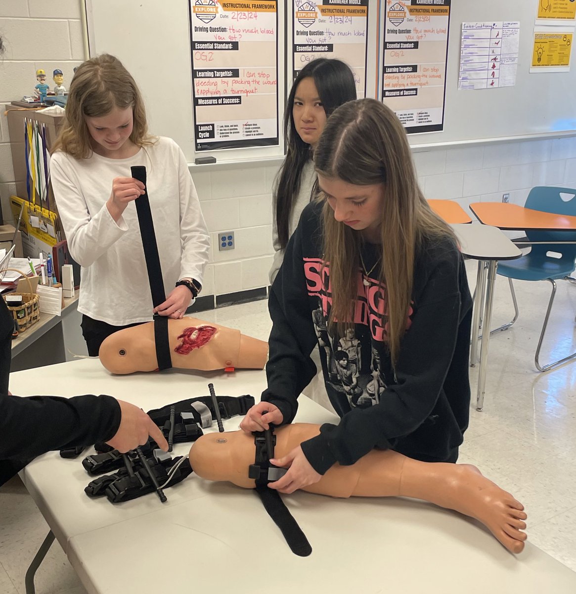 jwellman09's tweet photo. A huge thank you to our UL Hospital visitors for coming to the @explorekammerer Healthcare Science classes today so that our students could participate in Stop the Bleed.
@KammererCubs 
@ExploreJCPS 
#WeAreJCPS https://t.co/nkwH9scsrD