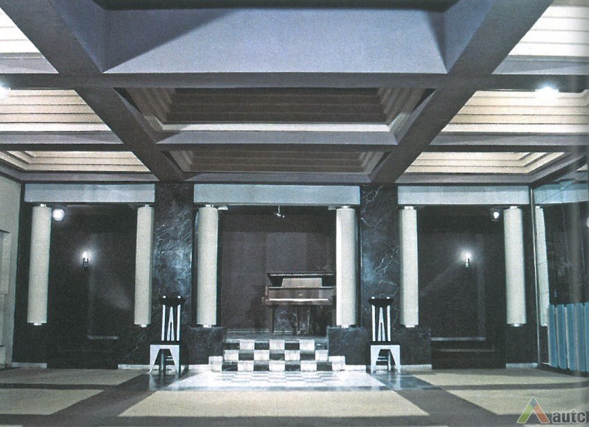 florinebarnet's tweet photo. 1983, Vilnius. Un hôtel abandonné depuis plus de 10 ans en pleine centre-ville se transforme en éphémère lieu du post-modernisme. Fin 1980’s, l’hôtel est racheté et tout est démoli. #sovietera #postmodernism #Lithuania #lostplace #design @dailesmuziejus https://t.co/yy5TOOvZZw