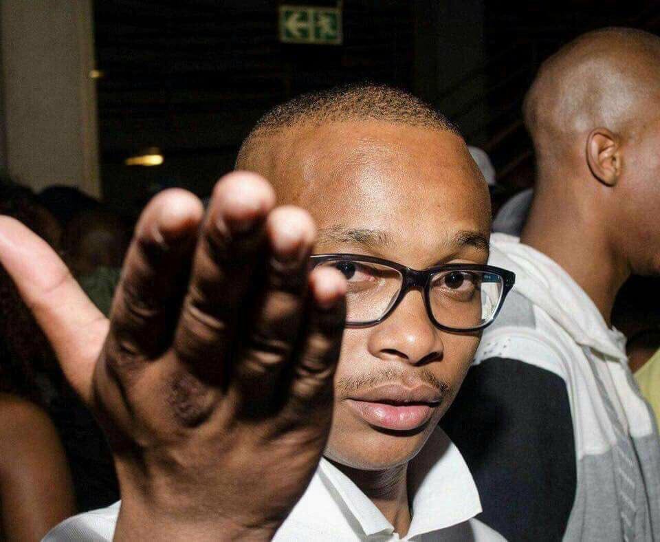 LordYouRule's tweet photo. @PhilMphela Xrepo was a good trade Mark for Him but trying Sizokthola is career suicide......already the bar is high He won't survive https://t.co/zyeX6jWGVc