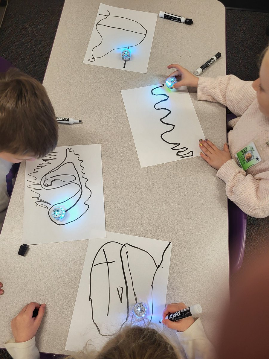 The K-2nd graders @GatewayElem loved using @Ozobot on their STEAM Day. These kids got to explore color coding and path design. Loved being a part of this day. @gcschools