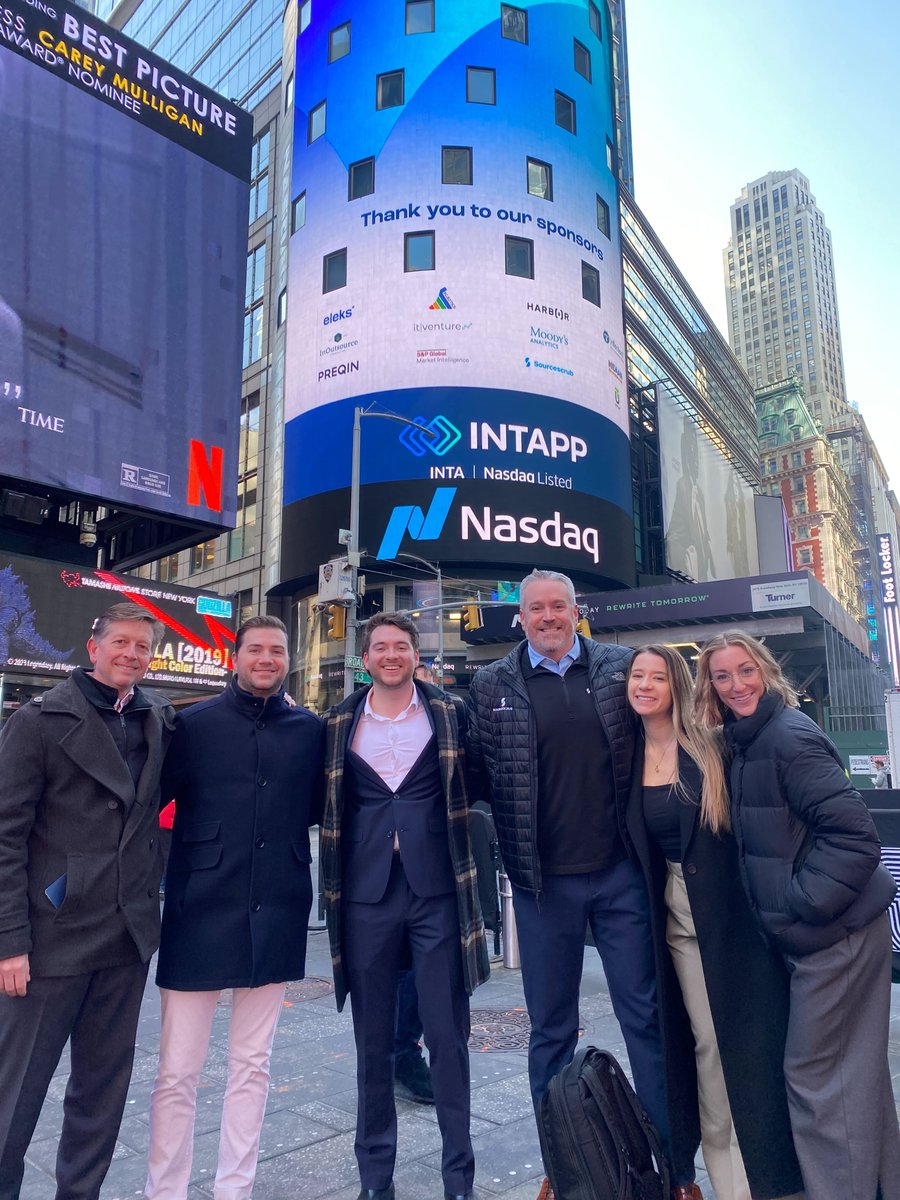 Sourcescrub's tweet image. The team had a blast sponsoring @Intapp&apos;s Intelligence Applied Launch Day yesterday! We made some great connections and even got to check out our logo on the Nasdaq board! Thanks to everyone who stopped by our table. #Intapp #DealCloud #ModernIntelligence
