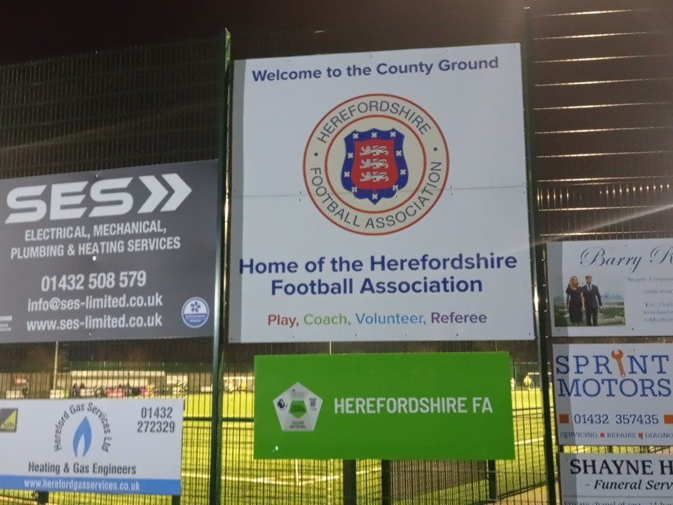 Arrived at the @SSAFA_Hereford County Ground for @KingtonTownFC v @HolmeLacy in the @zzoommfullfibre @HerefordshireFL Premier Division.

@bengoddard_HT @YourHereford1 @HerefordshireMy @swsportsnews @HerefordshireFA @bbchw @bbchwsport @SunshineRadio @footballtrav @NonLeagueCrowd