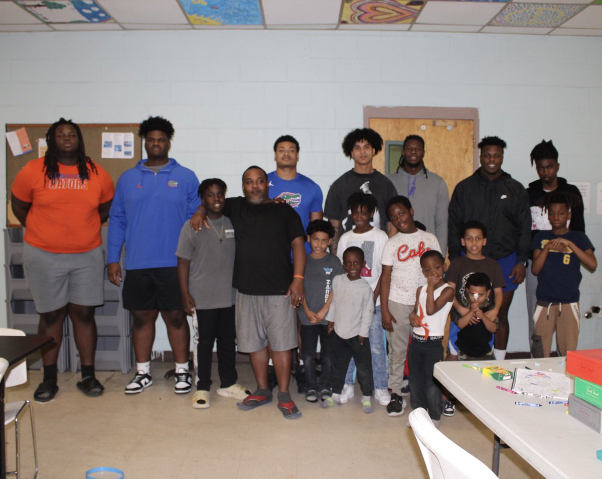 Had a great time at the St. Francis House. It was fun to spend time with the youth. Had an overall great time. Help us make a positive impact at @sfhgnv , one step at a time!@fl_victorious #FVFoundation Find out more at stfrancishousegnv.com