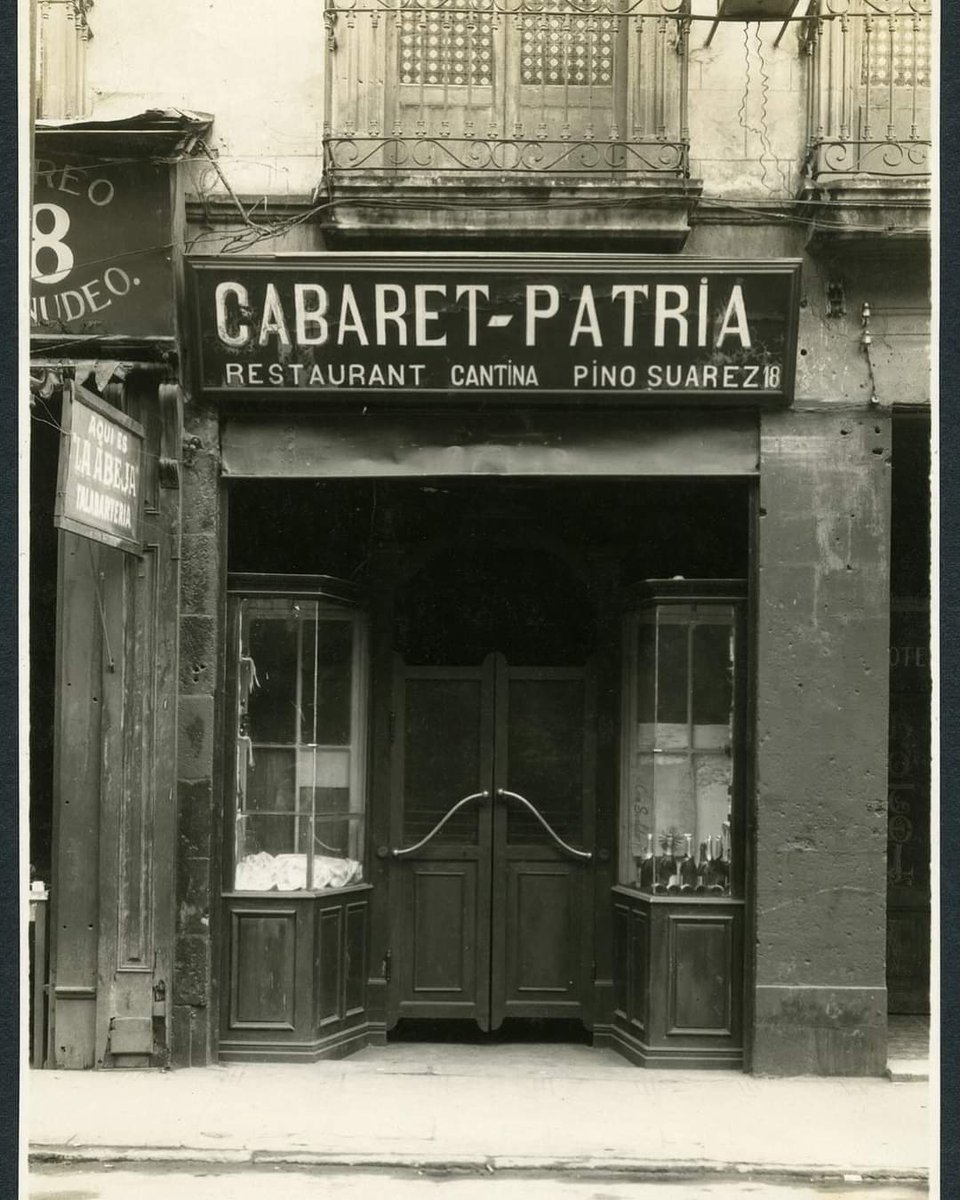 📸Memoria Fotográfica 
MX-MAF-DGCSGDF-044668-008-029

Es viernes… ¡nos vemos en el cabaret-patria!

#fotografía #centrohistoricocdmx #archivohistórico #memoriafotográfica #acervomaf