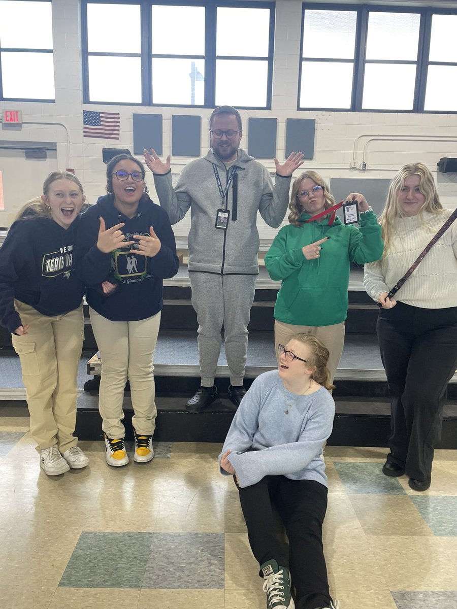 TVGirlsGroup's tweet photo. Theme Thursday: Student/Teacher swap for Spirit Week
#GEthemethursday https://t.co/FswDcnYYdQ