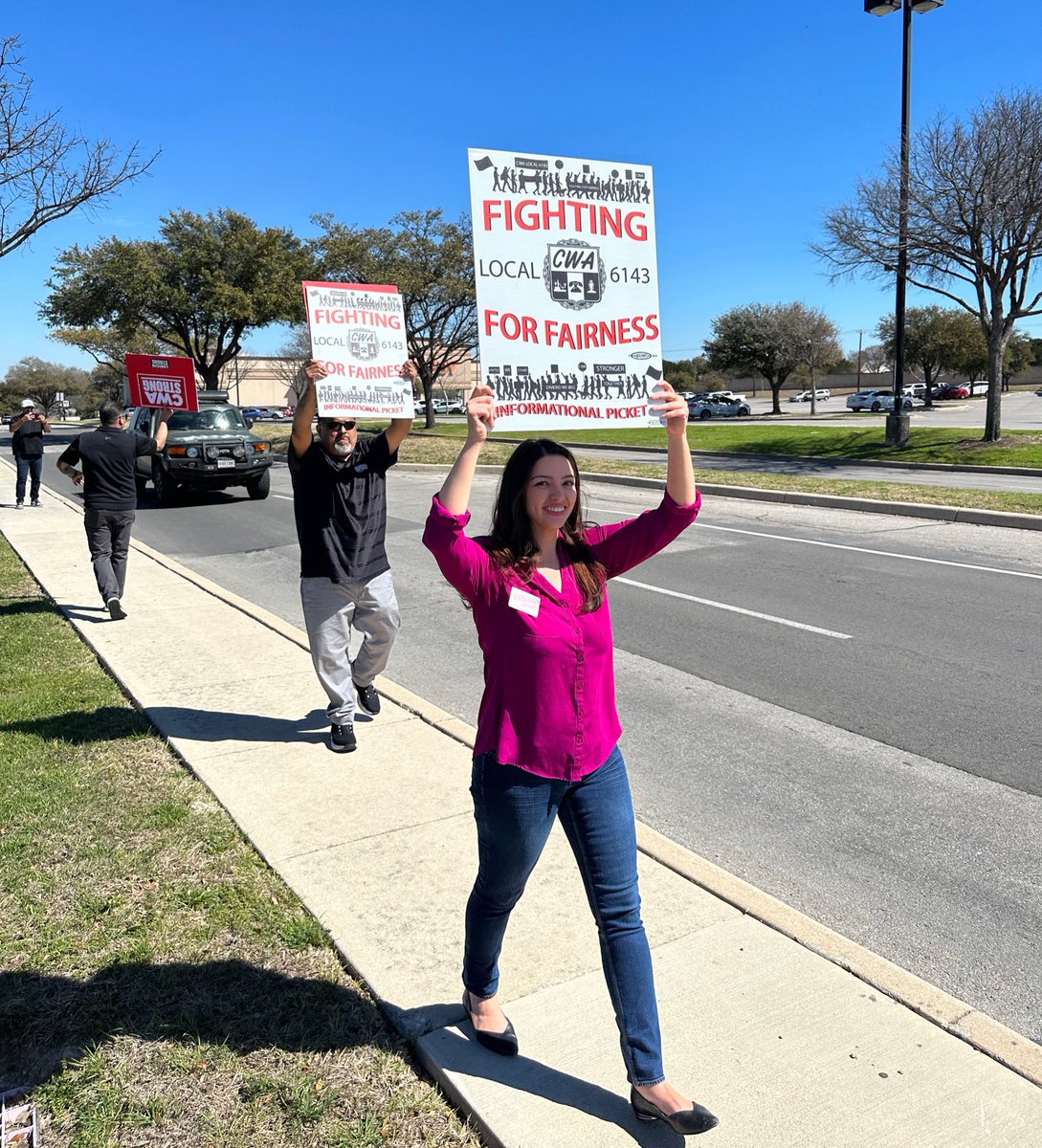 Today I joined @CWAUnion Local 6143 and AT&T mobility workers in Selma to fight for job security protections, outsourcing restrictions, wage increases that are high enough to cover increased healthcare costs, and a fair absence and attendance policy. #TXUnionStrong #HD118