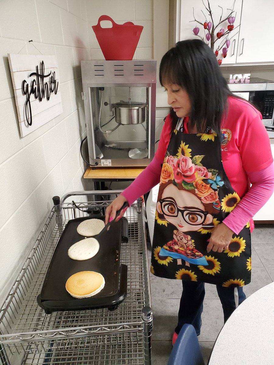 Sandy Morales π±π· (@smorales_res) on Twitter photo Hoping your Pancake Friday is Fluffy and Fabulous as ours at Home of the amazing Roadrunners. A special Thank you to our wonderful Head Custodian Mrs. Mari for always making each Friday possible! π #Beaksup <a href="/SBaezMorale_RES/">Sonia Baez-Morales</a> @ApolloPeronoRES <a href="/Bvara_RES/">Brandy Vara</a> <a href="/sleek/">Bruno Cardoso</a> Hoping your Pancake Friday is Fluffy and Fabulous as ours at Home of the amazing Roadrunners. A special Thank you to our wonderful Head Custodian Mrs. Mari for always making each Friday possible! π #Beaksup <a href="/SBaezMorale_RES/">Sonia Baez-Morales</a> @ApolloPeronoRES <a href="/Bvara_RES/">Brandy Vara</a> <a href="/sleek/">Bruno Cardoso</a>