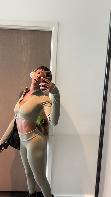 There&rsquo;s this one kid in Atlanta that&rsquo;s obsessed with me and I guess I get it. Here&rsquo;s more for your Aubri