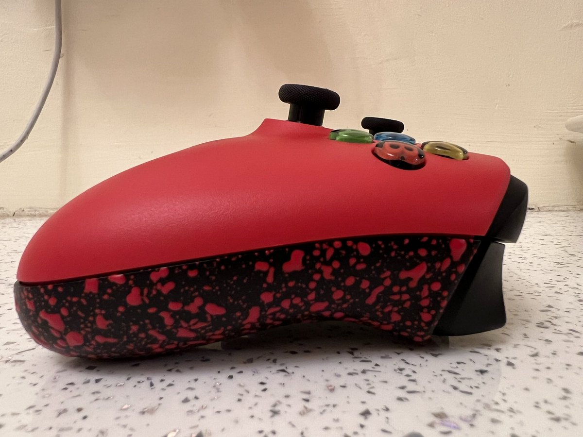 MystaShah's tweet photo. Hi all, started to mod up some controllers in different styles and do repairs. Here is one that has smart triggers, 4 remappable buttons to anything and Hall effect sticks which eliminate drift, making it much longer lasting. Dm if interested in buying this. RT’s appreciated 👍 https://t.co/W1KIYl1605