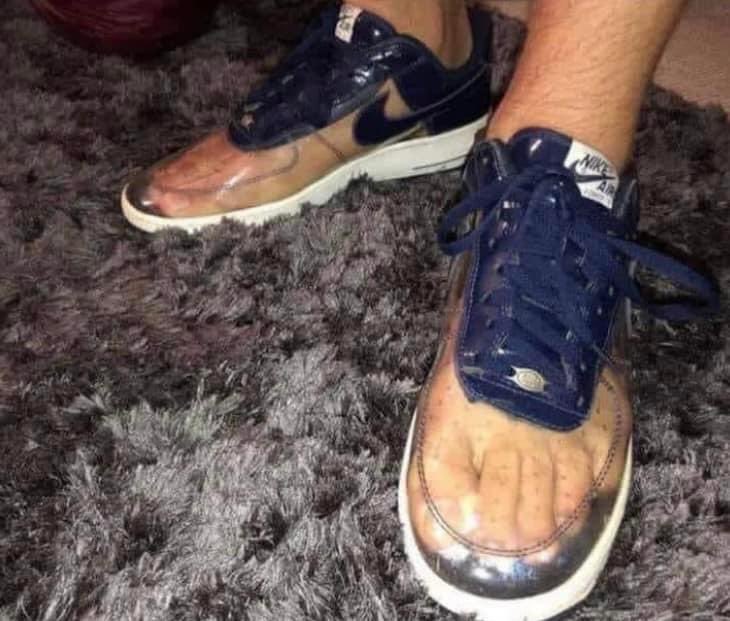 Hoopss's tweet photo. I can’t believe we all used to wear these😭😭 https://t.co/jGInji1Z55