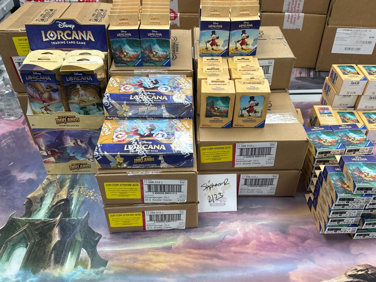 We filled all of our preorders. Opening up the rest to the community. topcutcentral.com/collections/di…
Booster Boxes: $125.00 Booster Cases: $500.00 Starter Decks: $14.99
We also have Set 1 and Set 2 items.