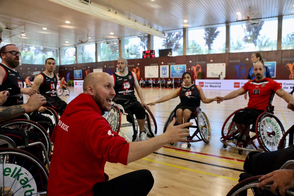 coachadri's tweet photo. 🚨🚨SEMIFINALES DE COPA🚨🚨
Tras la vitoria en el partido que acaba de finalizar💪, mañana nos enfrentaremos al campeón de europa por un puesto en la gran final💃. Gracias afición ❤️
@BilbaoBSR vs @BsramiabA 
⏰19:00h
📌Polideportivo el Plantío 
📺@teledeporte @rtveplay https://t.co/lZd41KrIrt
